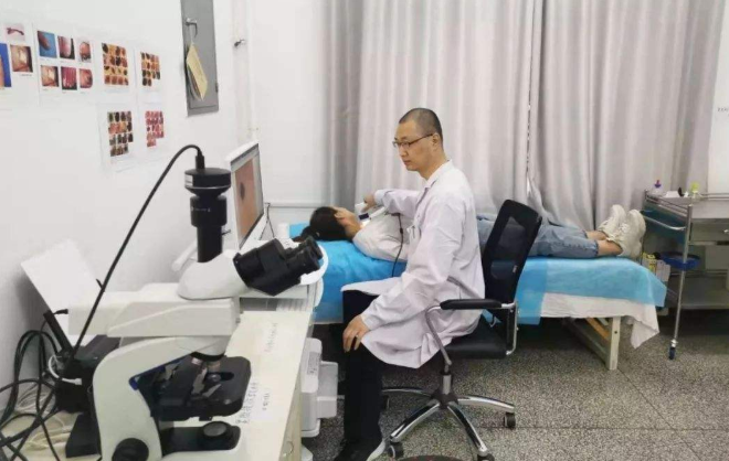 皮肤镜
